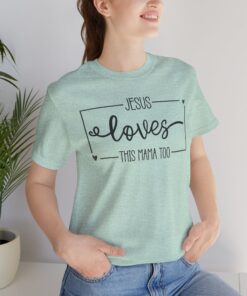 Jesus Loves This Mama Tee